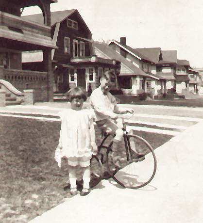 Bud and Jean Place as very young children in Iowa